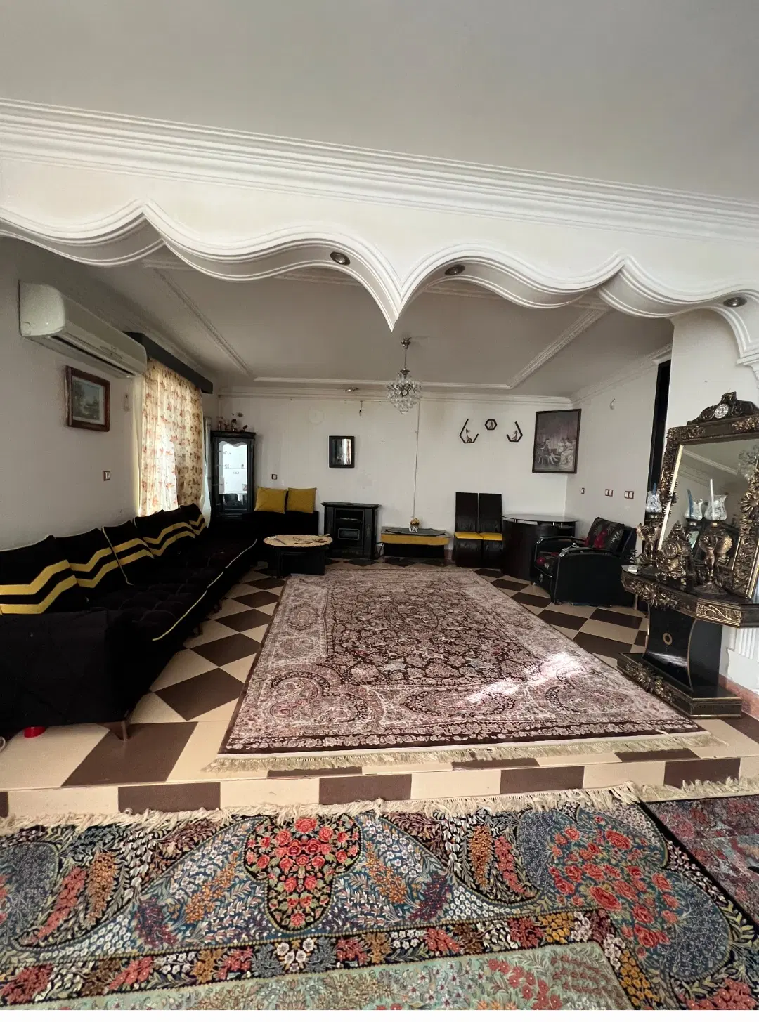۱۴۳متر مربع ویلایی در میدان امام حسین بم برای فروش