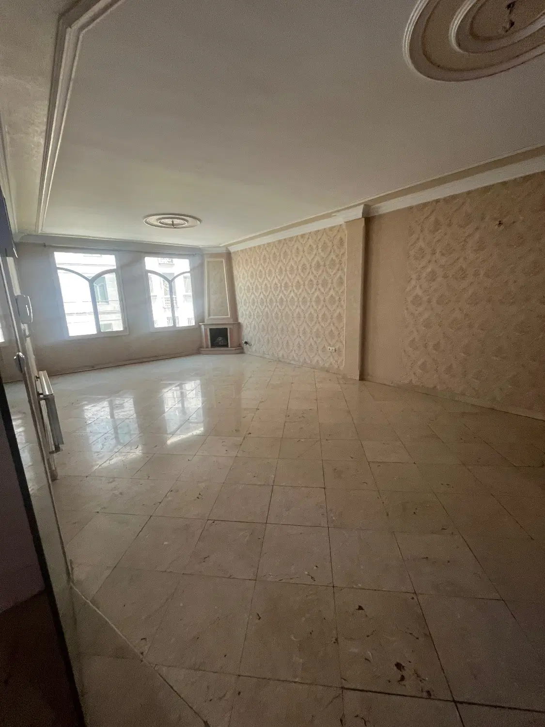 ۱۲۰ متر۲ خواب طبقه دوم با پارکینگ و انباری