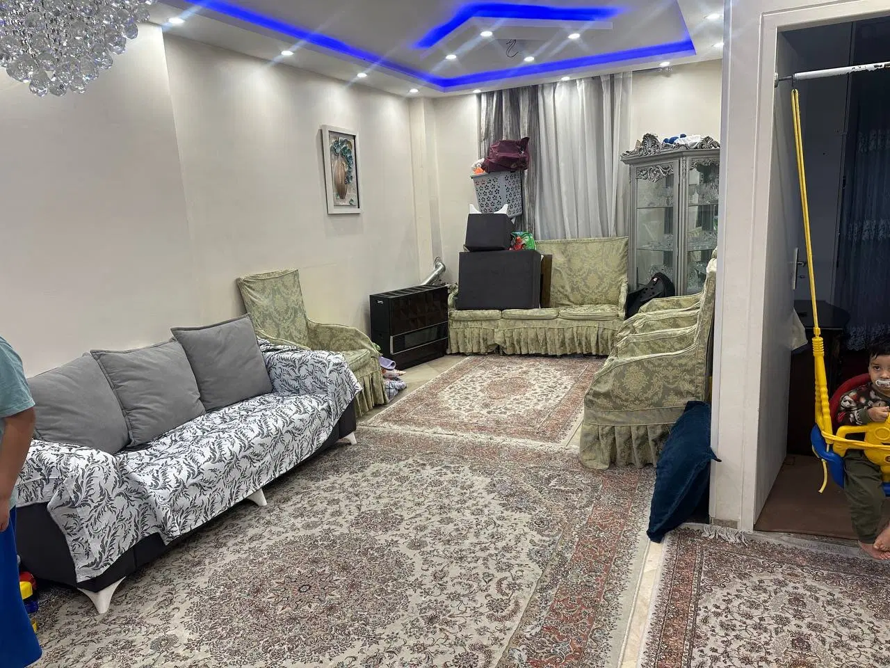 ۶۵ متر آپارتمان تکاوران بسیار تمیز