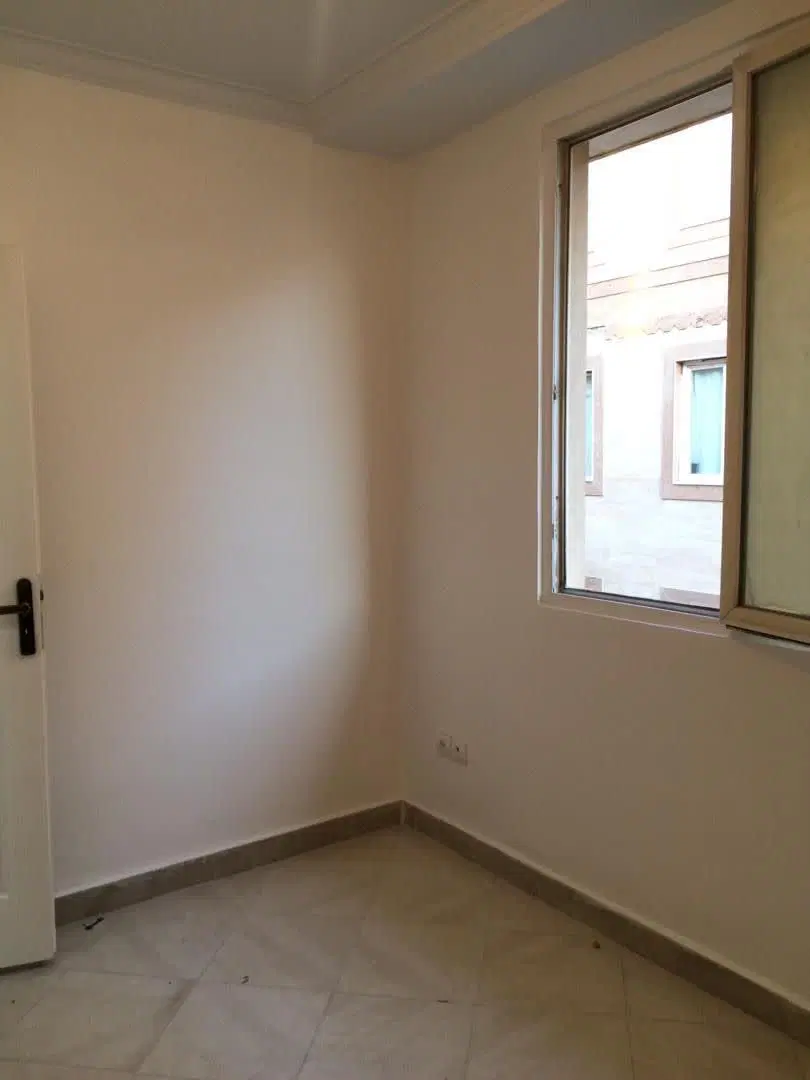 رهن کامل ۴۰ متری تک واحدی با آسانسور