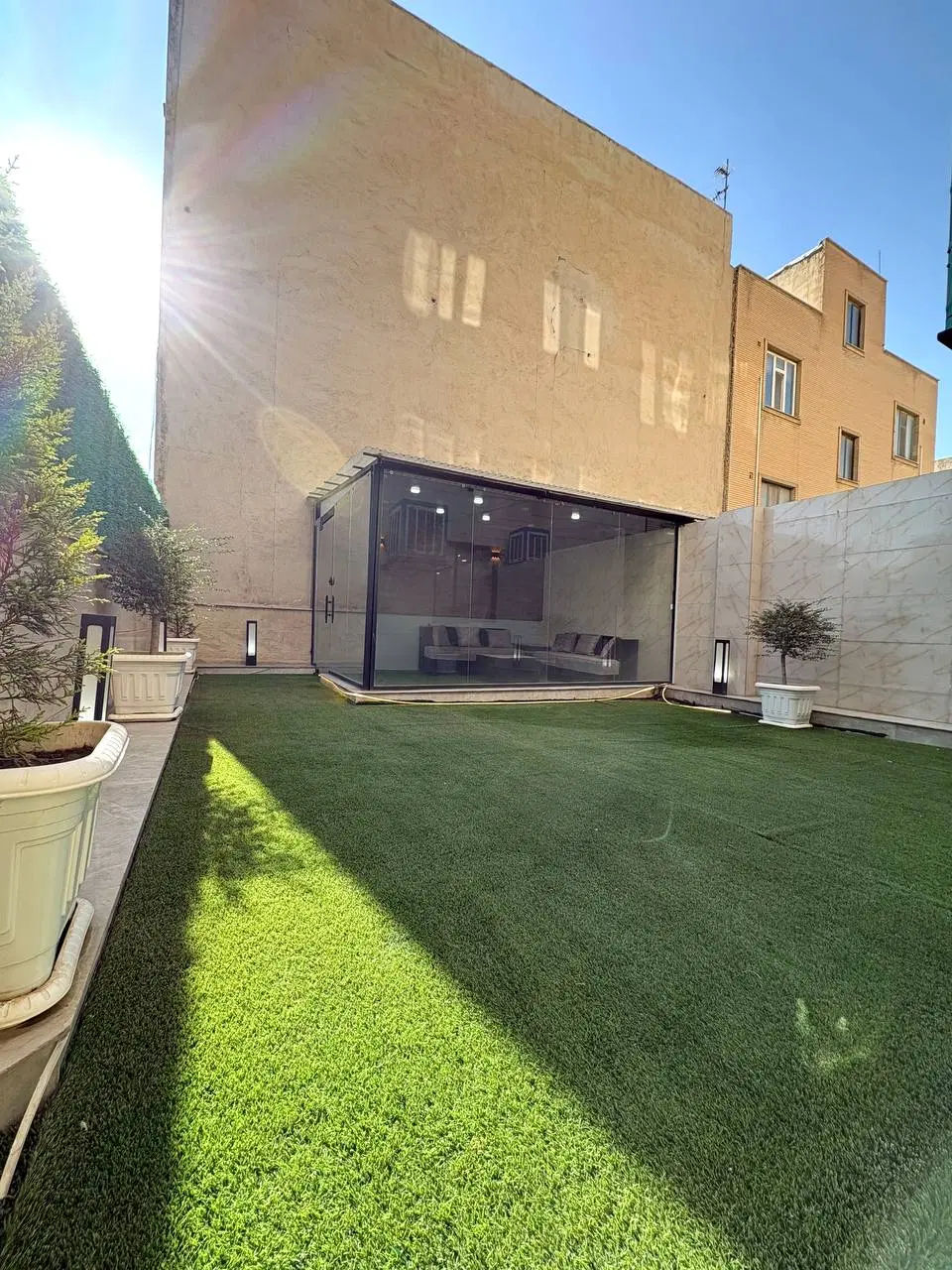 ۵۵ متر_پارکینگ اختصاصی و آسانسور_کم واحد_اندیشه