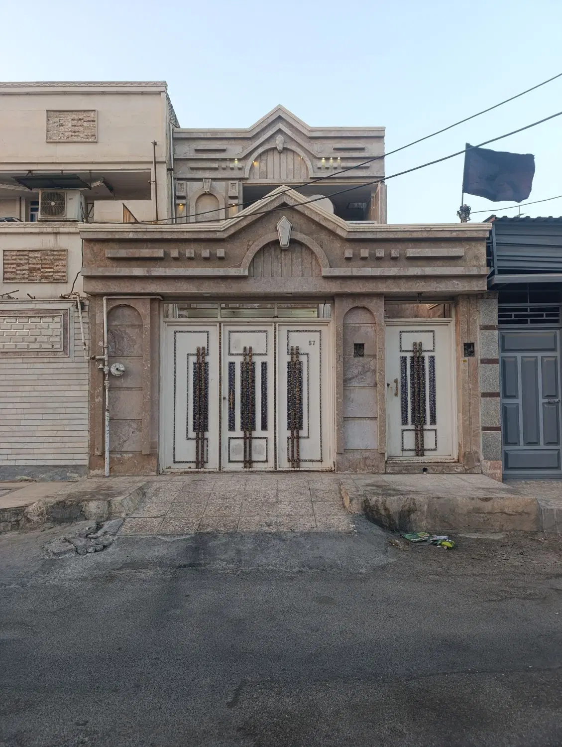 ویلایی 110 متری دوطبقه نما کامل سنگ