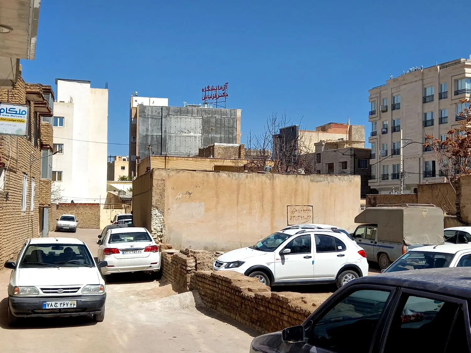 خیابان برنجی. ویلایی. ۲دانگ از ۶دانگ بفروش می‌رسد.