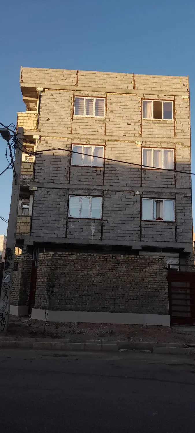 ساختمان پنج طبقه فروش یکجا