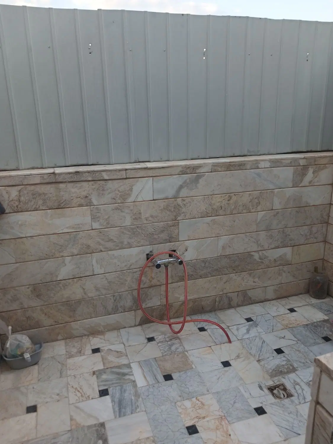 خانه اجاره ای طبقه بالاراه مشترک