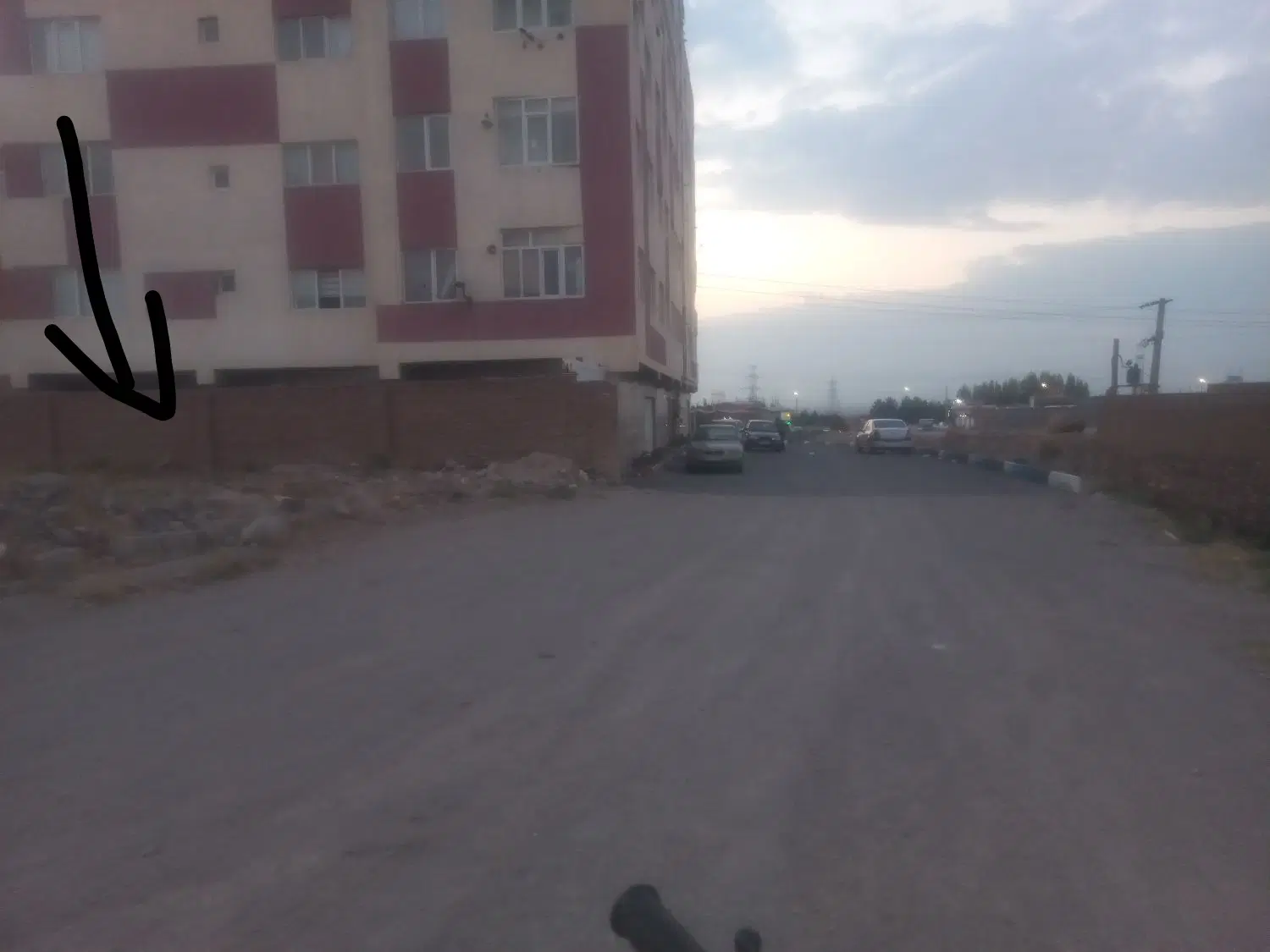 زمین مسکونی ۳۰۰متری اول اسفهلان
