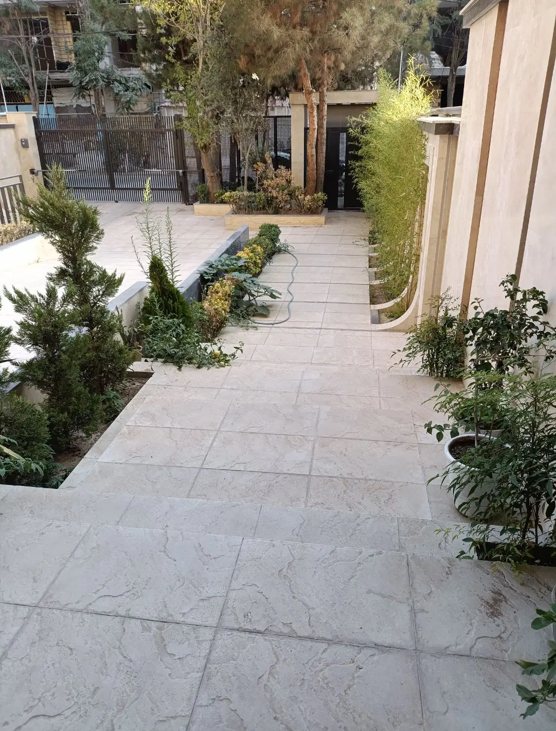 125متر گوهردشت فاز 3بلوک 2 خیابان پانزدهم