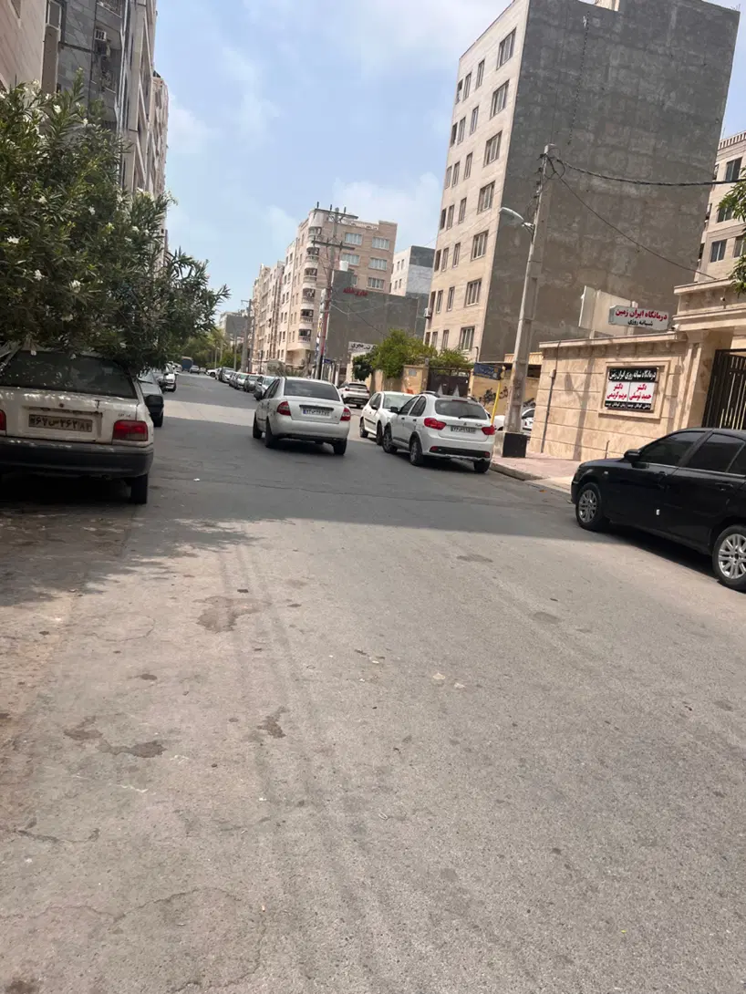 فروش زمین بر خیابان حکمت