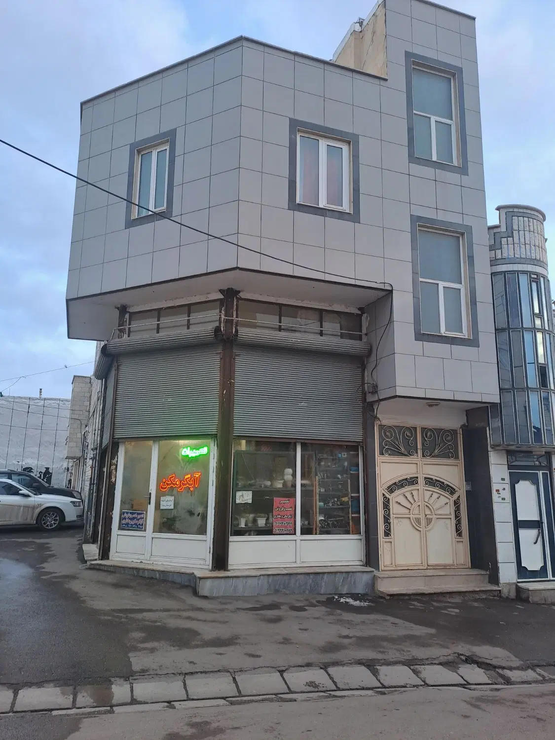 واحد ۲ نبش تاره ساخت با کاربری و پروانه تجاری