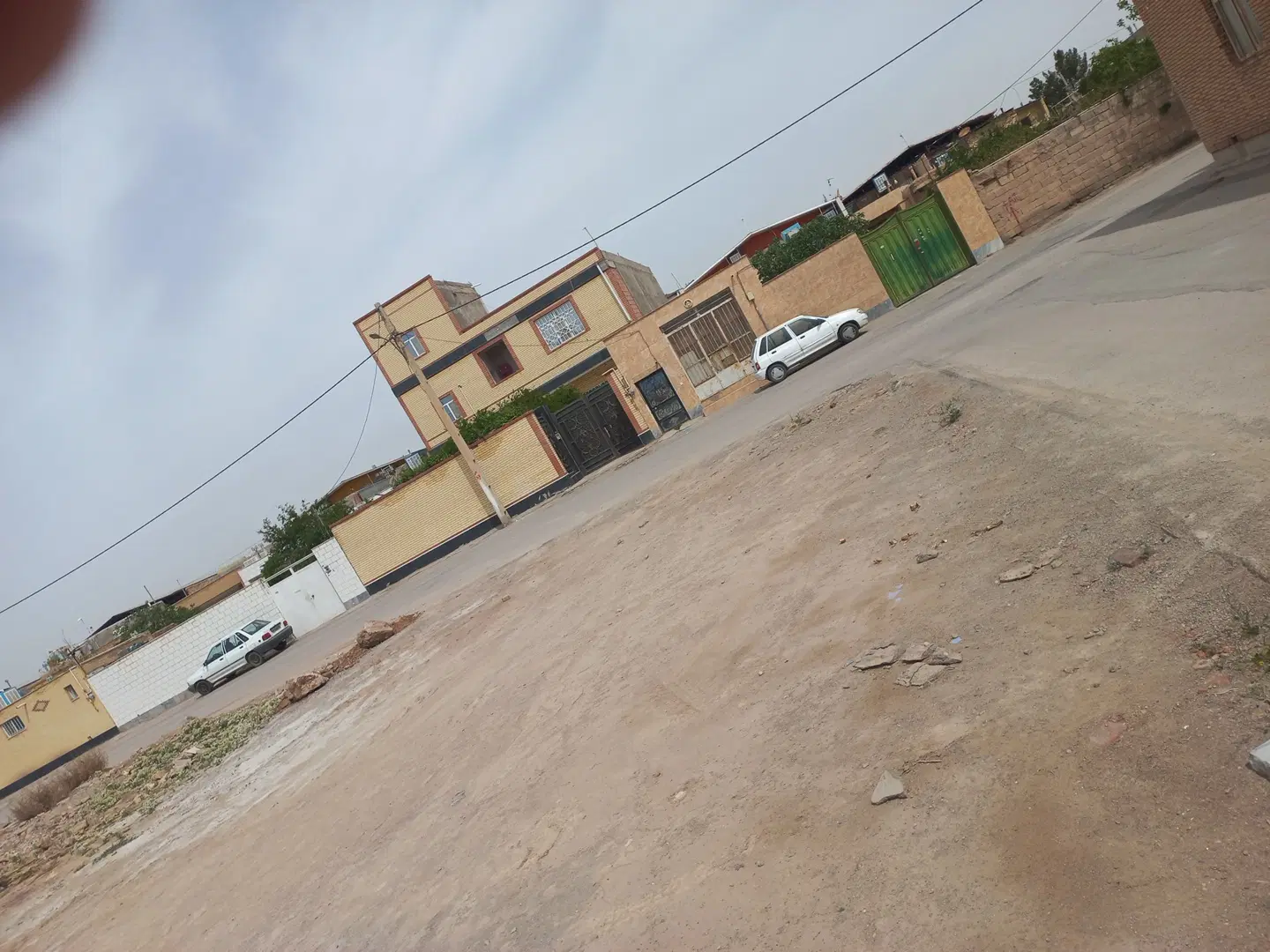 زمین ملکی دو نبش سند تک برگ خ شهاب