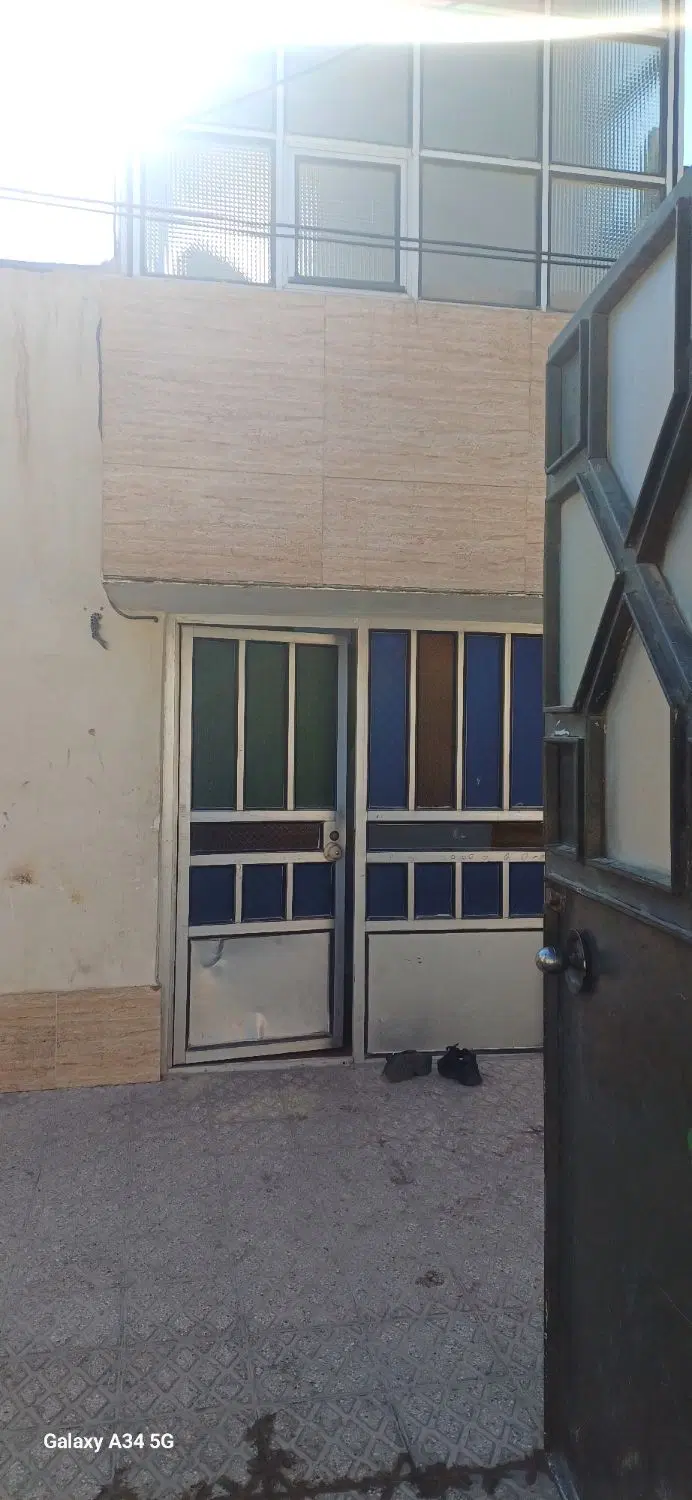 خانه ویلایی به متراژ ۲۹۵ متر واقع در شریف آباد