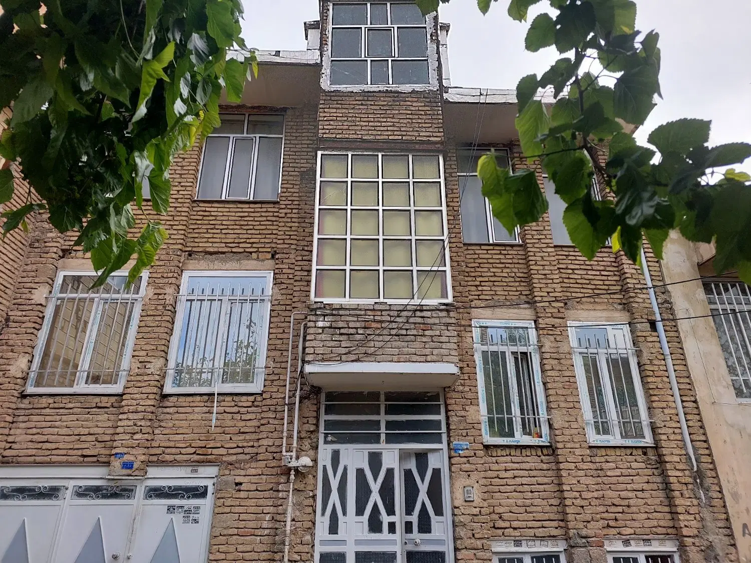 ویلایی دوطبقه ۲۳۰متر