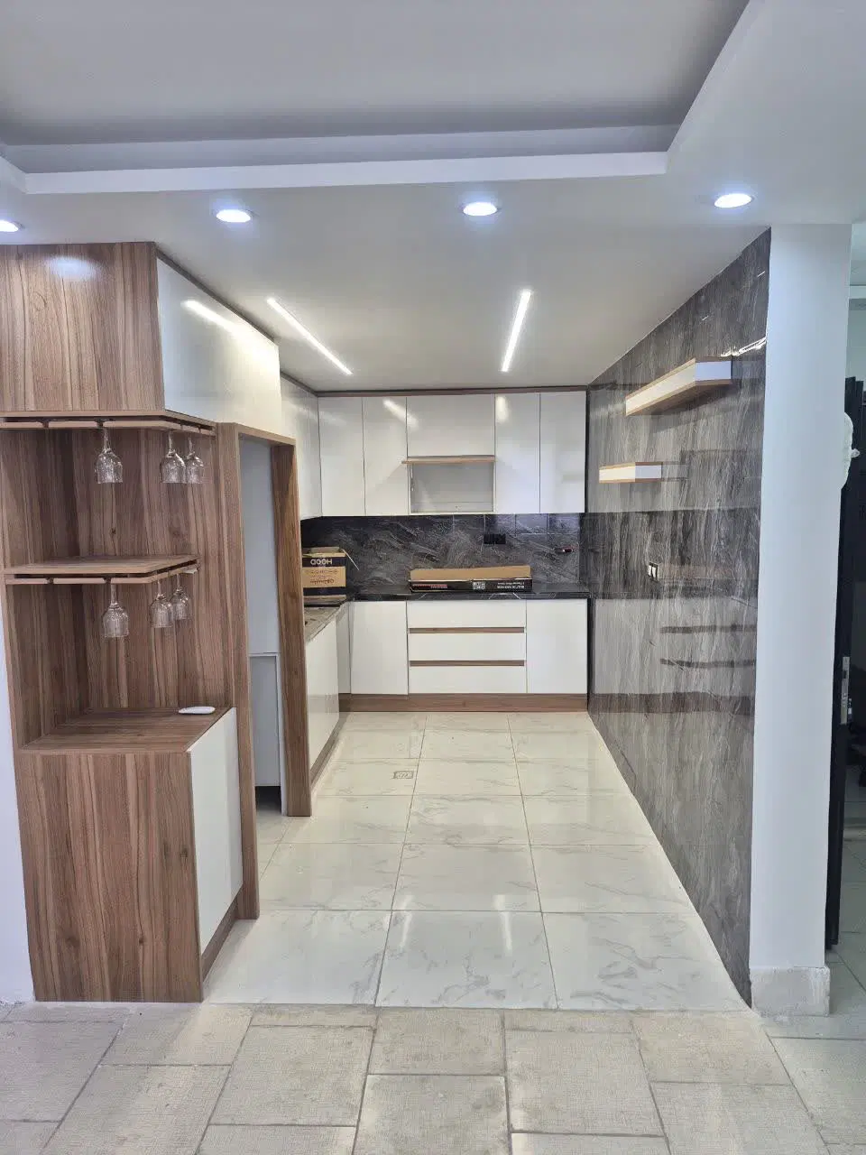 واحدزیر قیمت_باپارکینگ مسقف_خوش‌نقشه