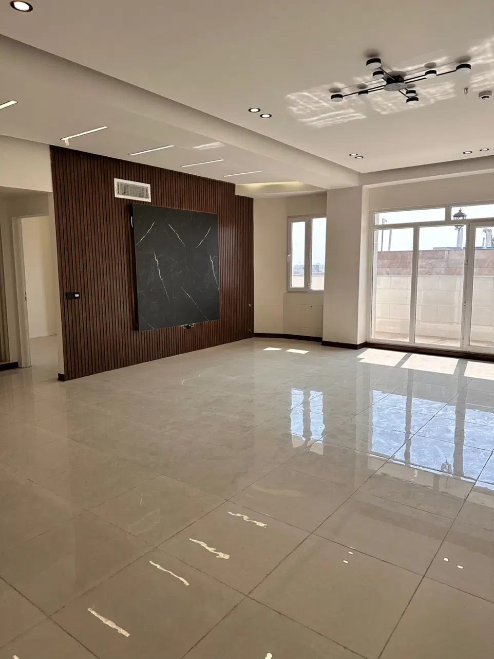 آپارتمان ۱۰۰ متر دو خواب کوی زنبق املاک سازه