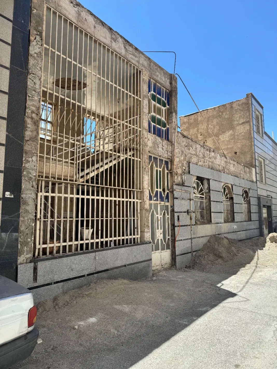 ویلایی ۳۵۰ متری ۲ نبش