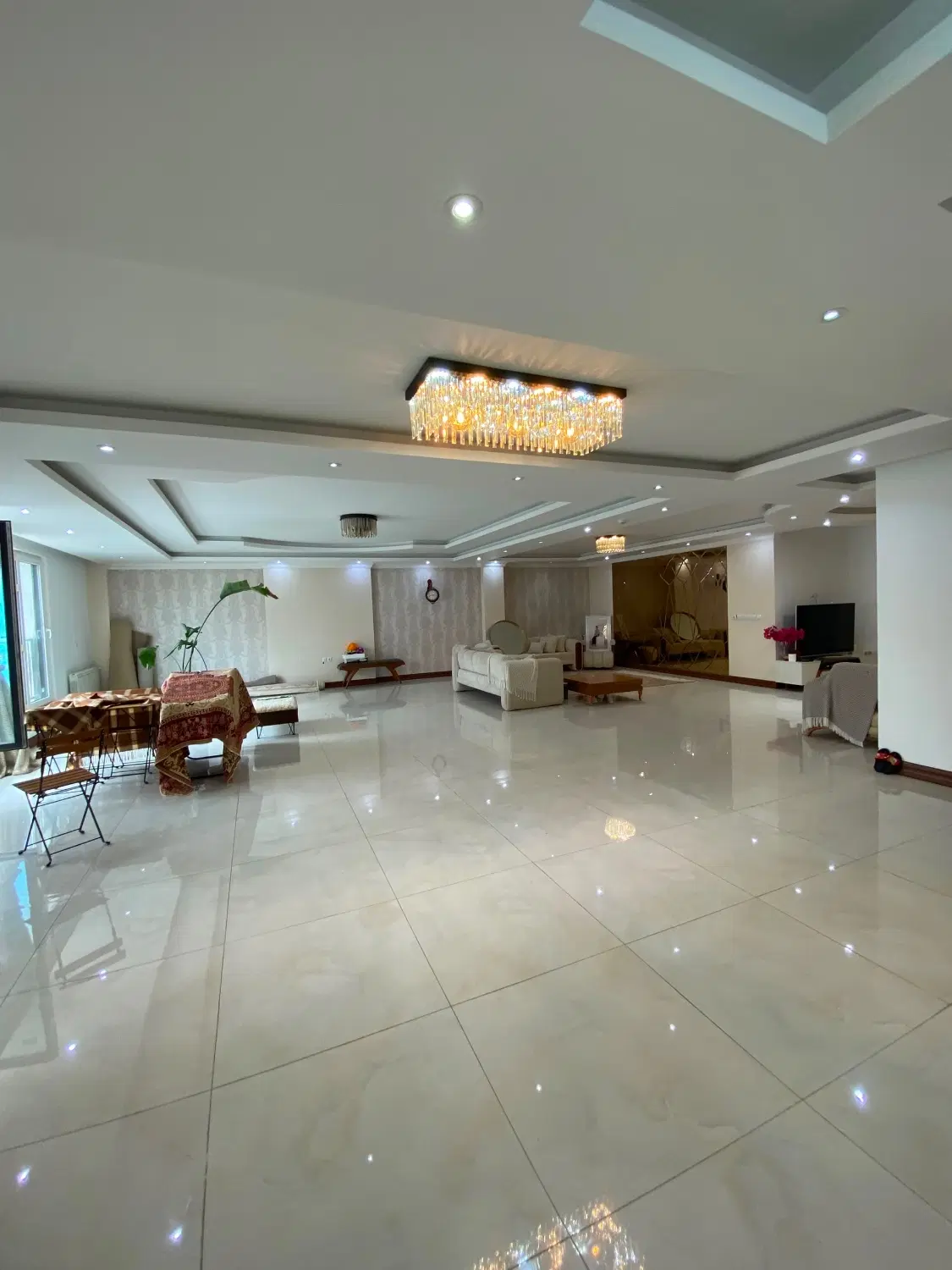 اجاره اپارتمان ۲۷۰متر لوکس تکواحد لوکیشن برند هراز