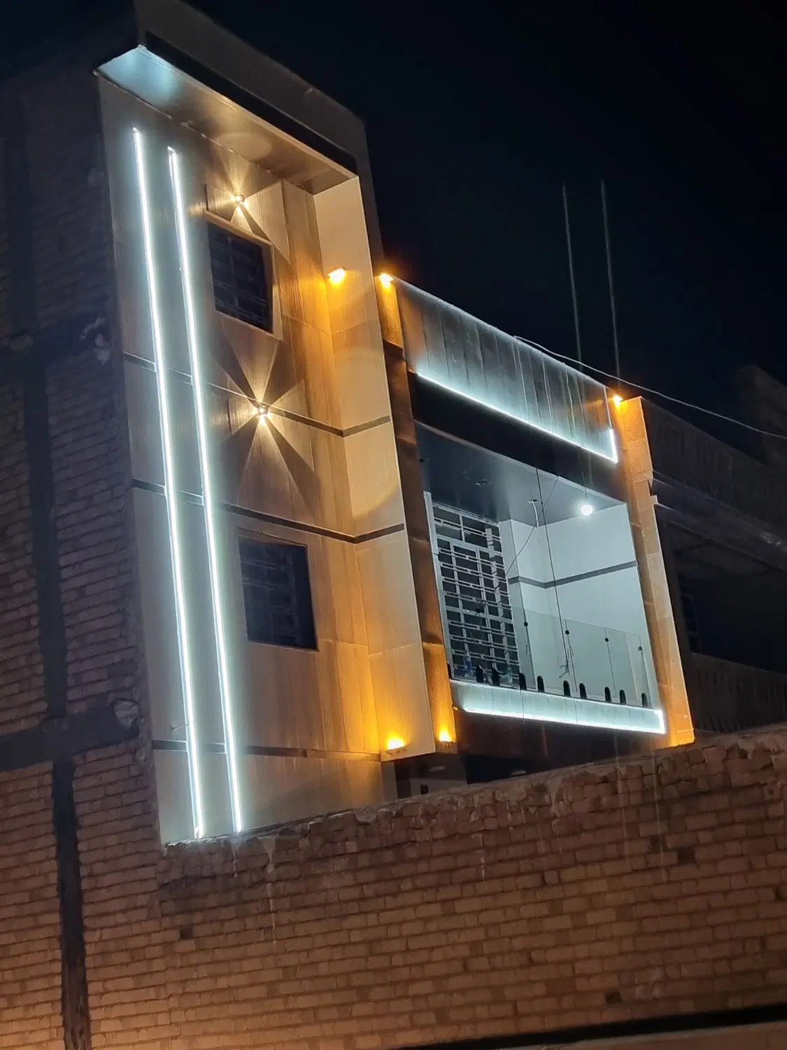 فروش منزل دو طبقه تک برگ کرونی