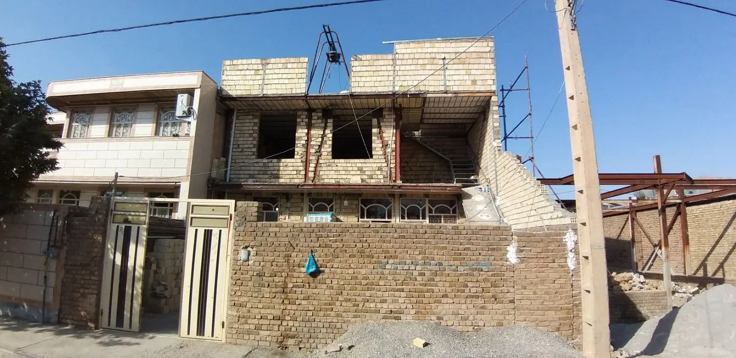 خانه دو طبقه