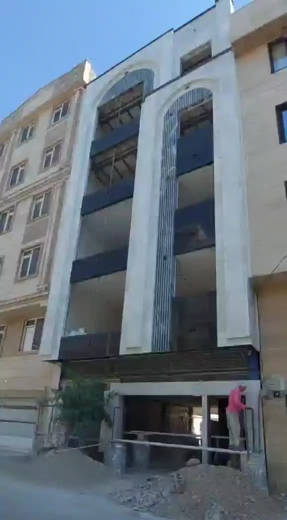 اپارتمان نوساز طبقه ۴