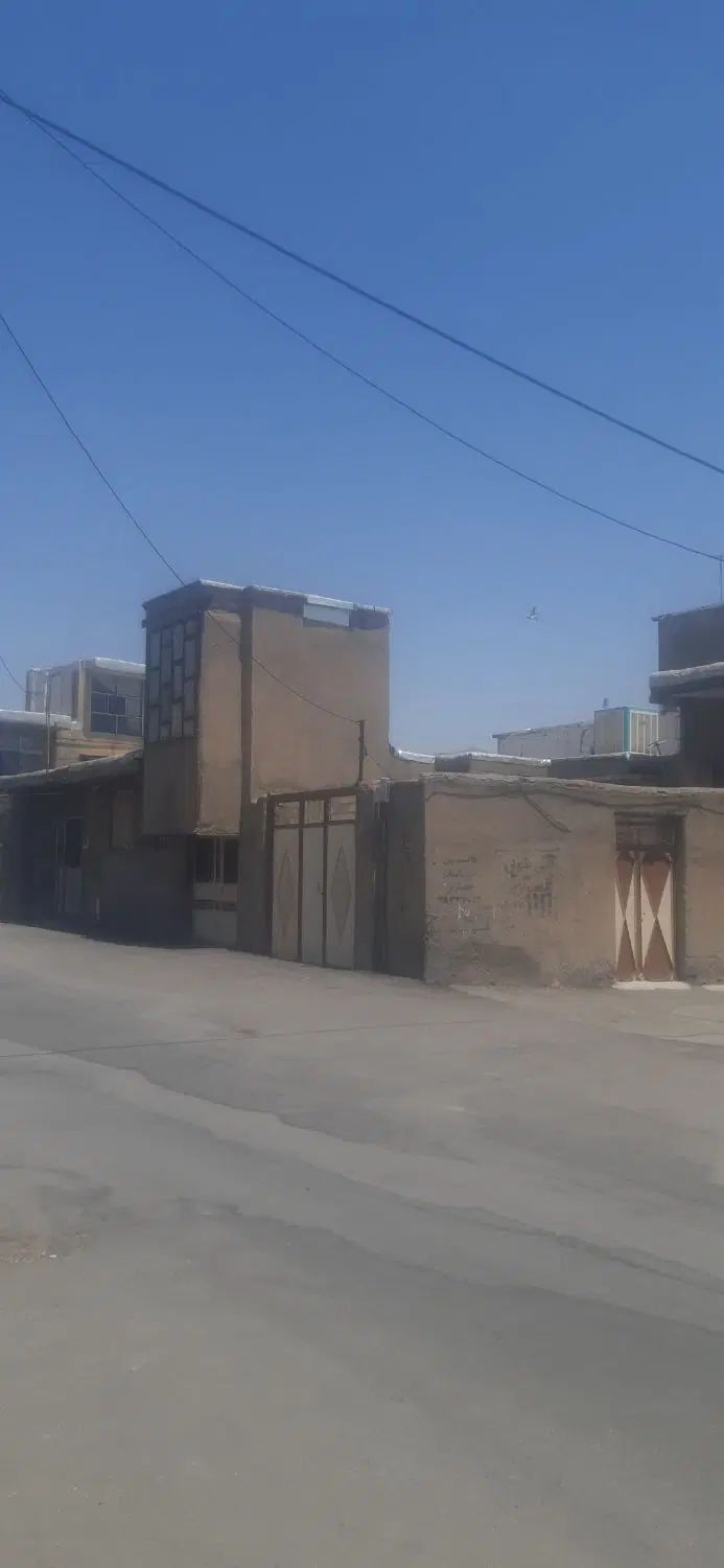 ملک فروشی