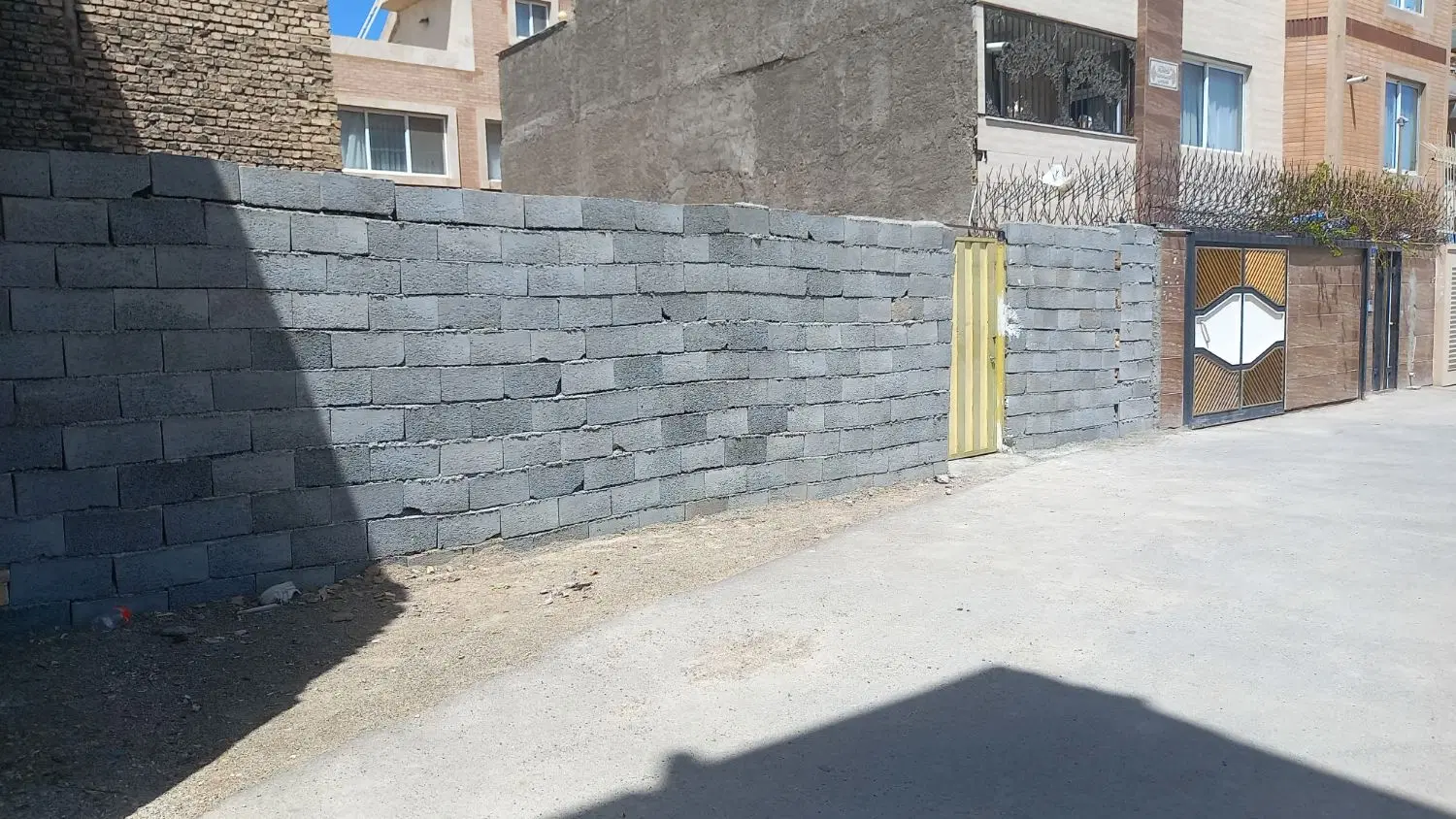 زمین چهار دیوادری ۱۴۰ متر