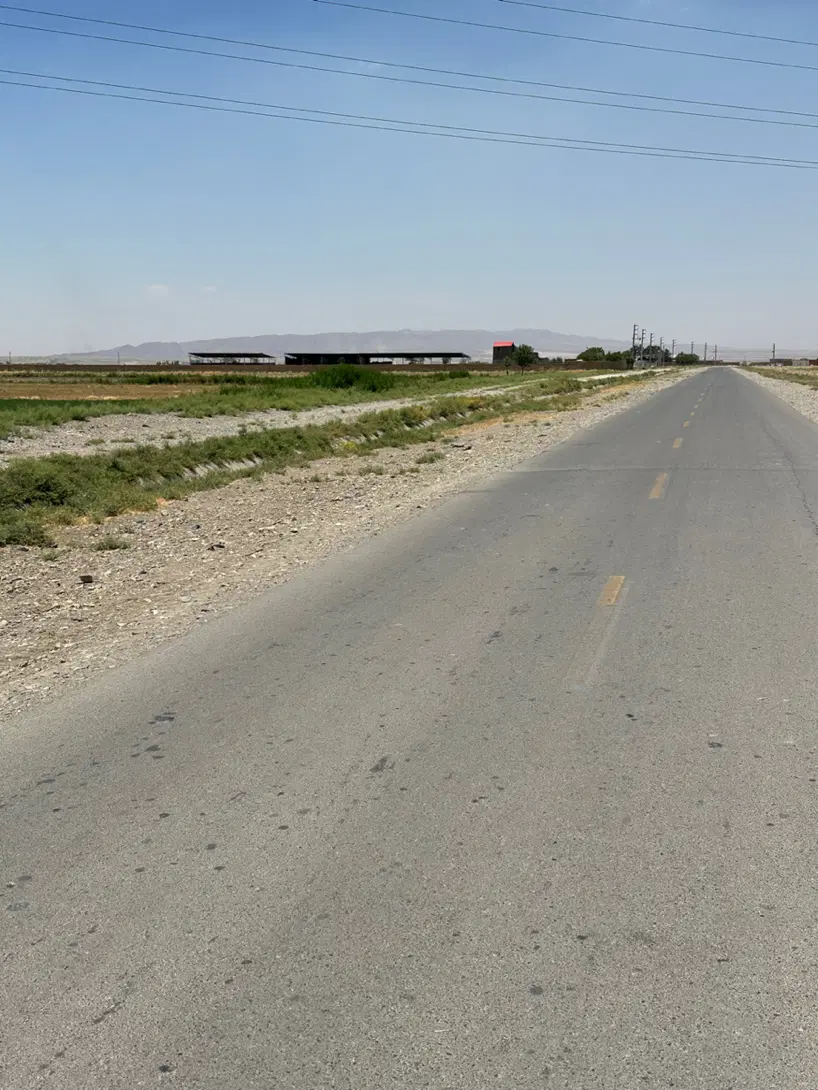 زمین ۶ هکتاری کشاورزی گلخانه ای بر آسفالت