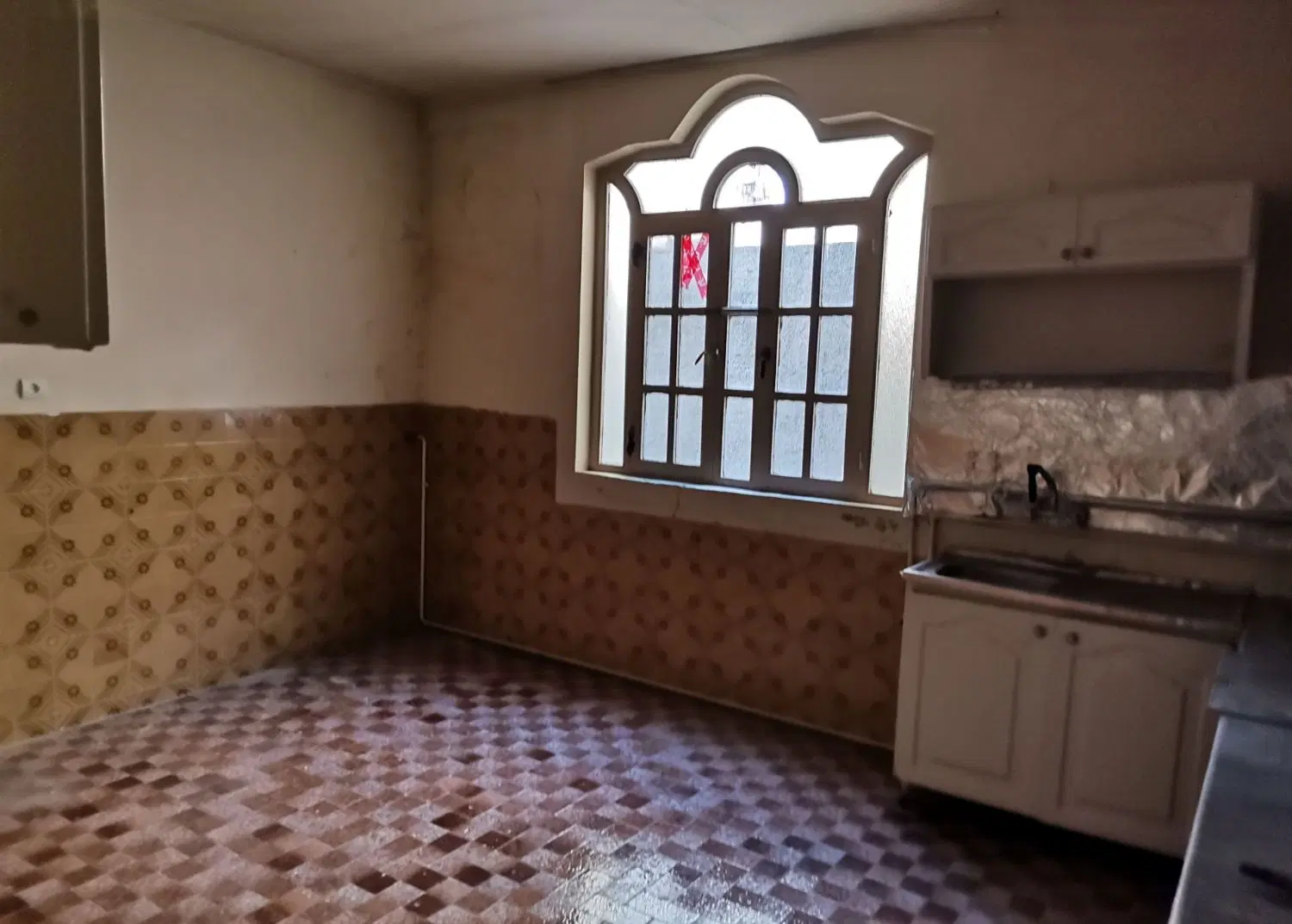 دفتر کار برخیابان مفتح میدان مادر