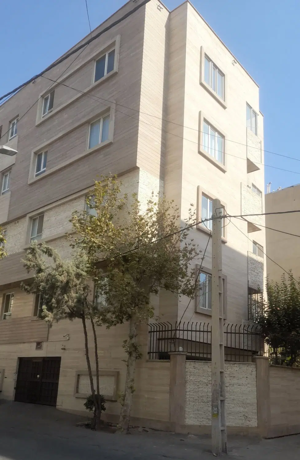 آپارتمان ۱۱۰ متری