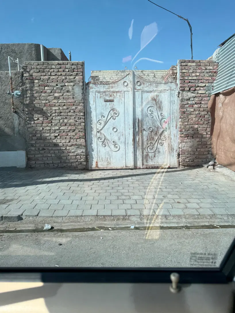 فروش یک منزل شهرک گاوداران میلان ۸ سر نبش