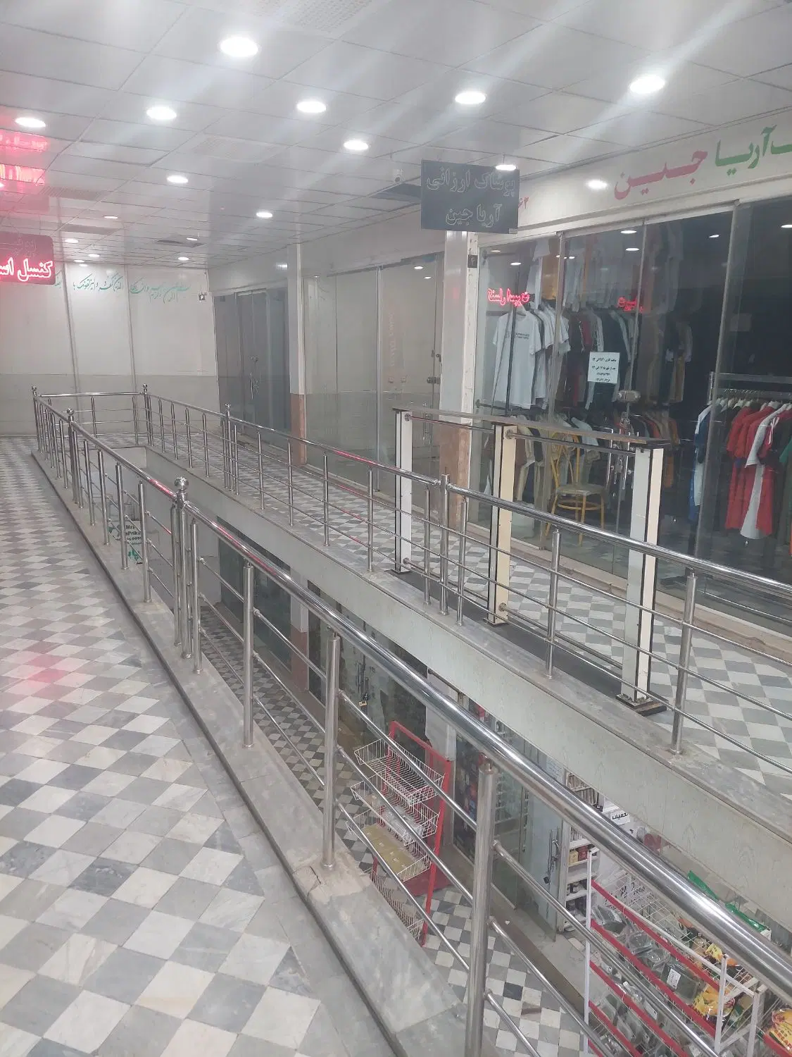اجاره یک باب مغازه تجاری