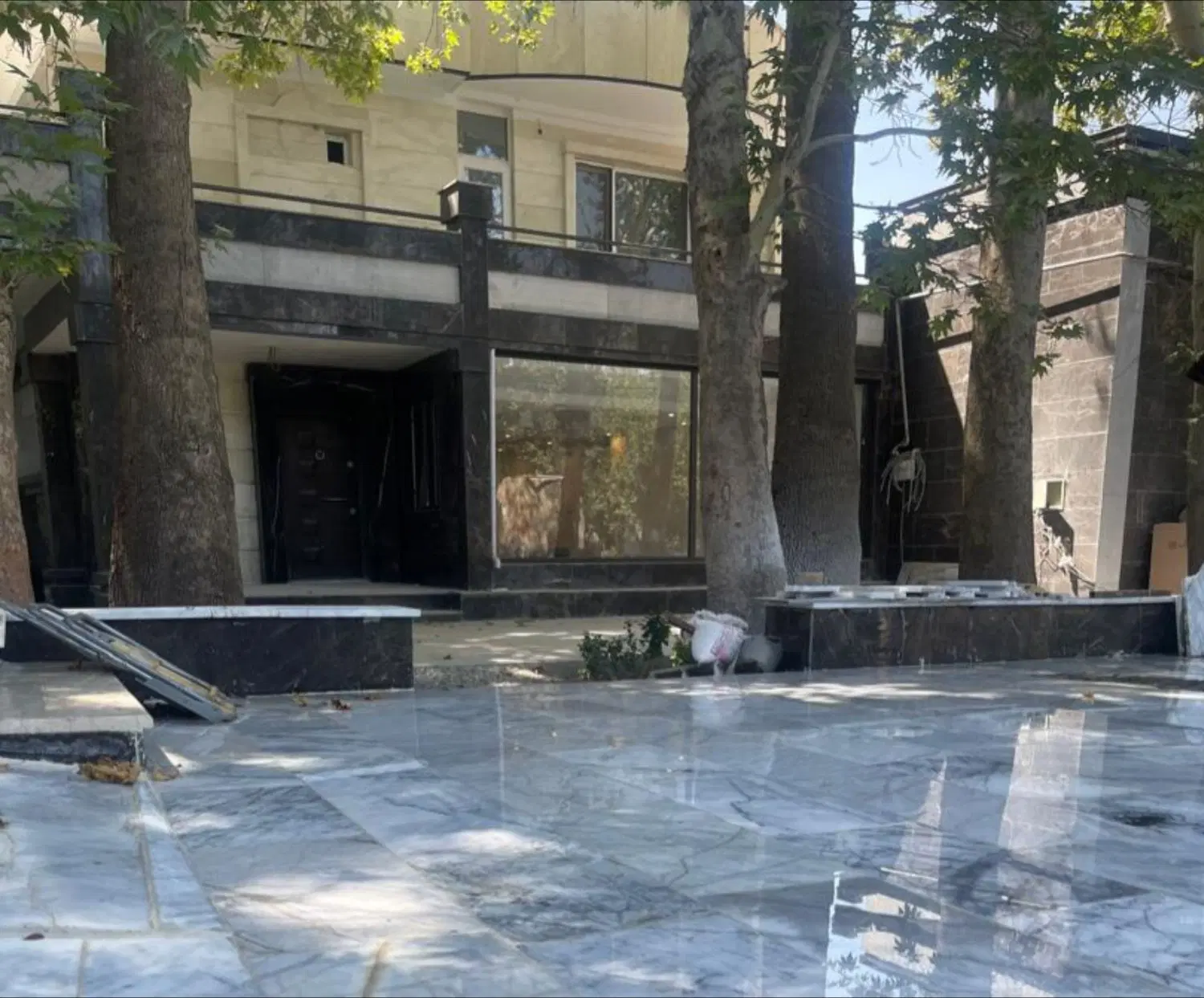 ۴۰۰ متر کارگاه و انبار