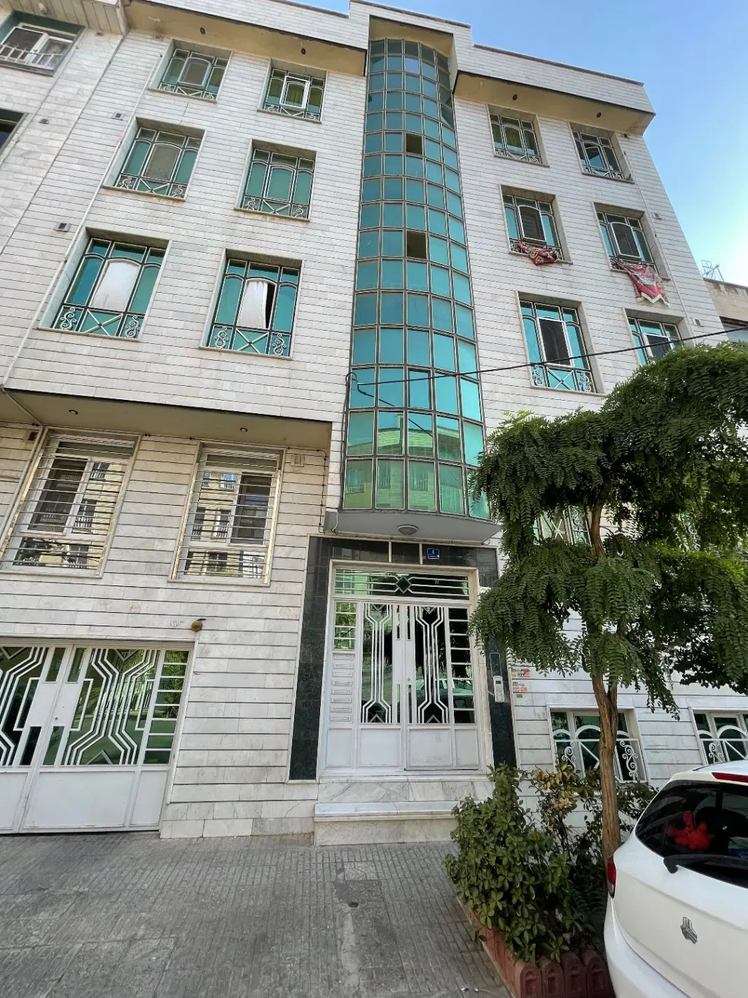 ۷۴متر دو خواب ۸ واحدی پروانه جنوبی مالک هستم