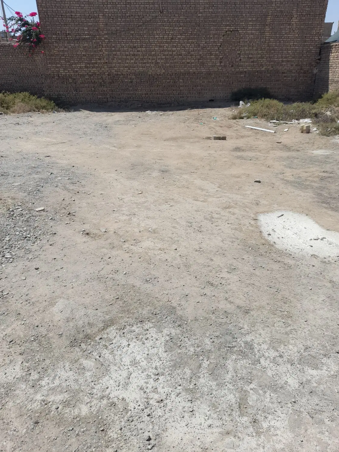 زمین فروشی