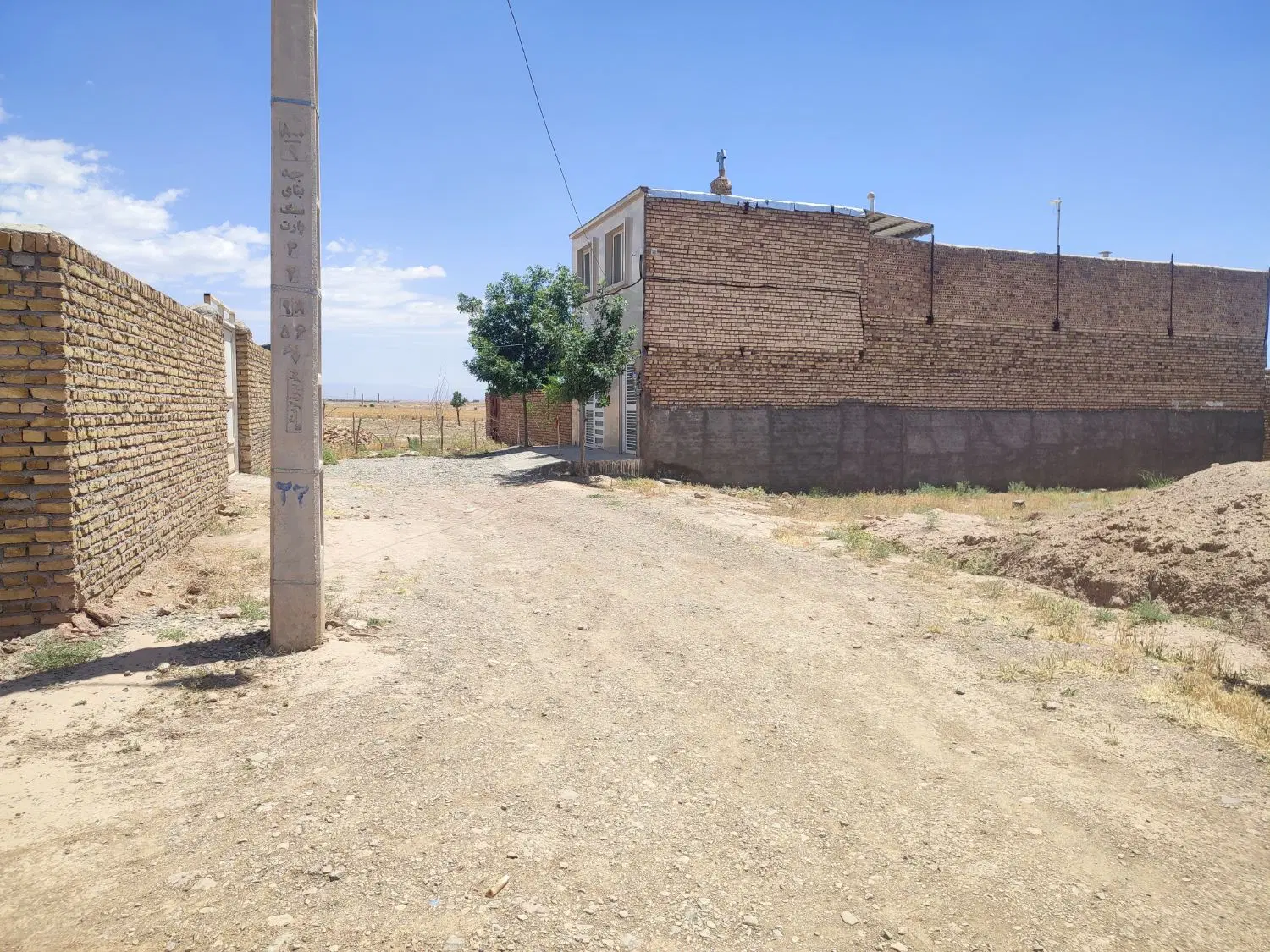 زمین مسکونی ۲۰۰متری خوش موقعیت امکان معاوضه