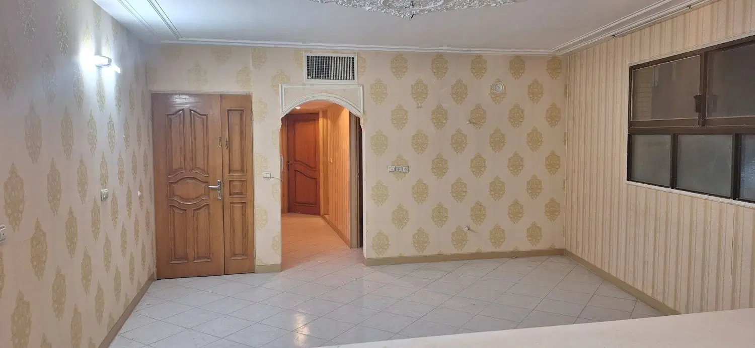 آپارتمان هشت بهشت غربی،گلزار جنوبی