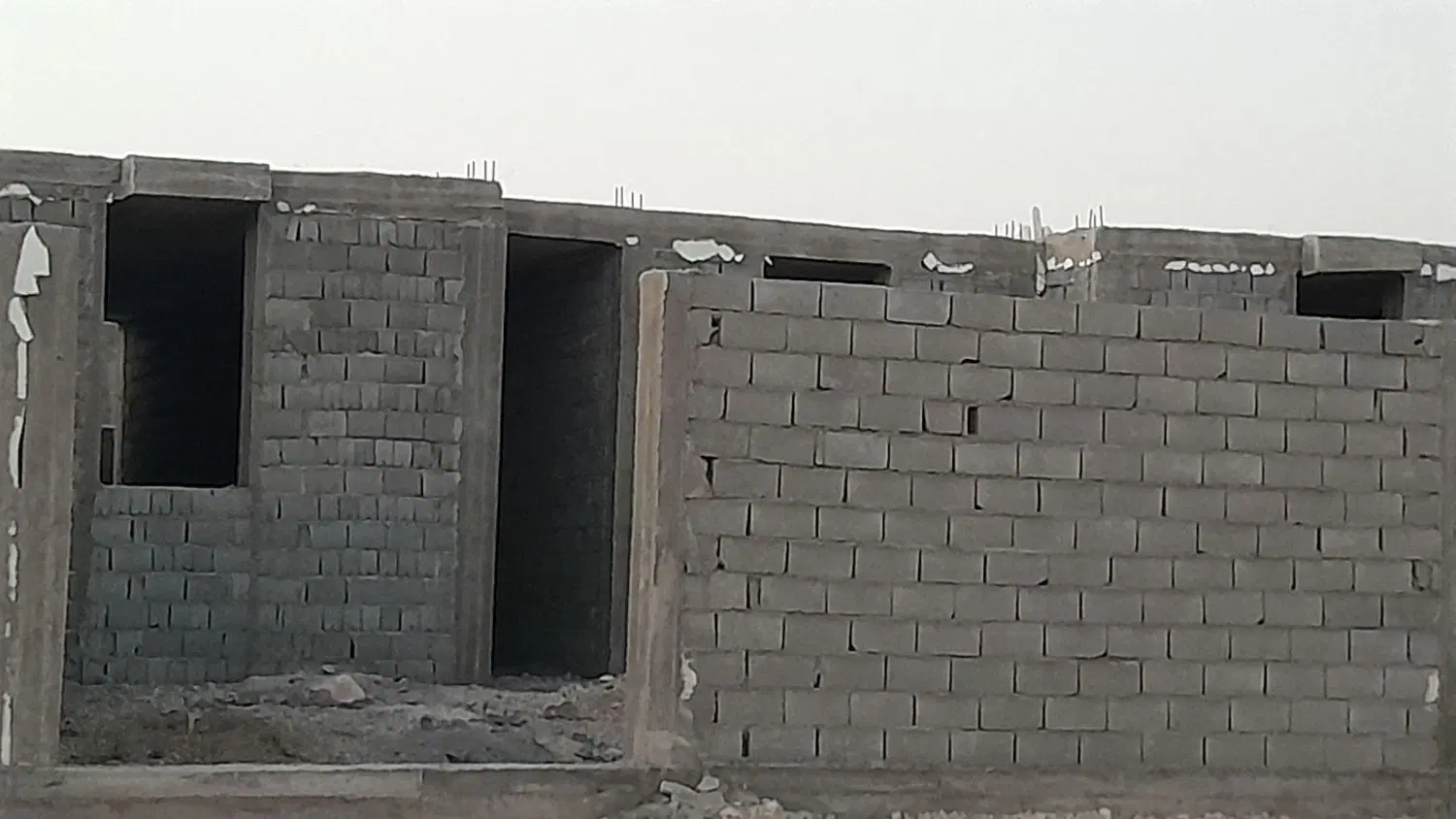 خانه ویلایی ۲۰۰متری نیمه کاره تنوب سید