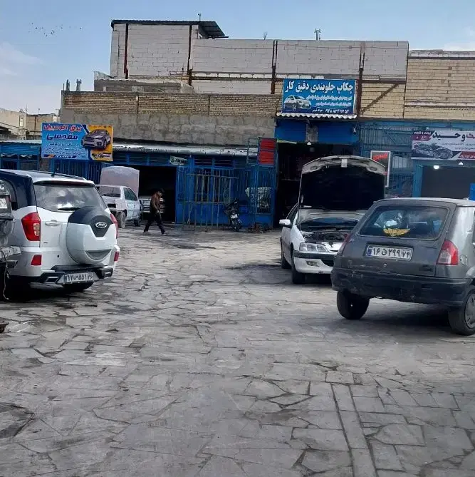 مغازه  داخل مجتمع خدمات خودرویی حاشیه رسالت ۷۱