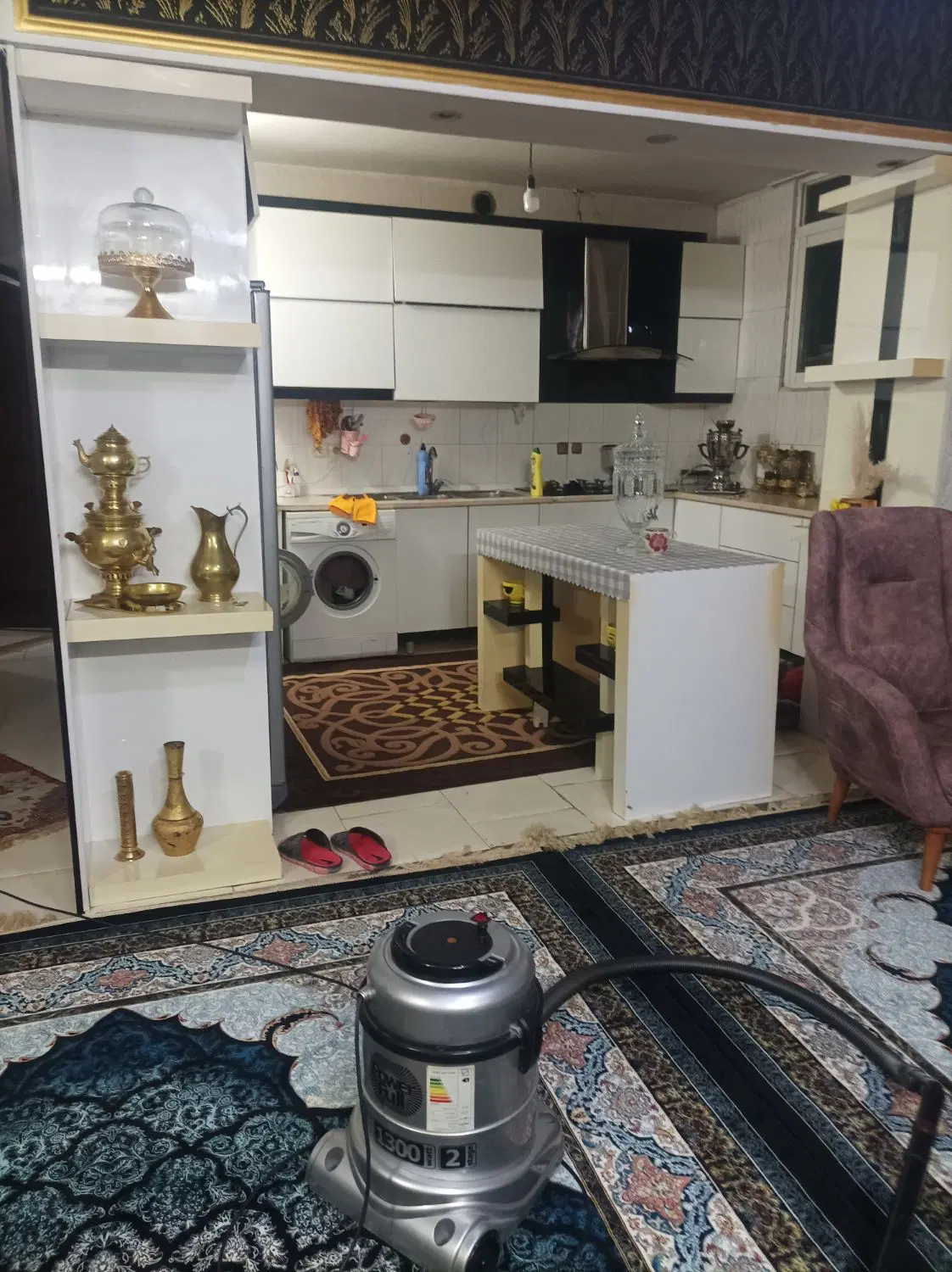 آپارتمان دو خوابه داری پارکینگ و انباری