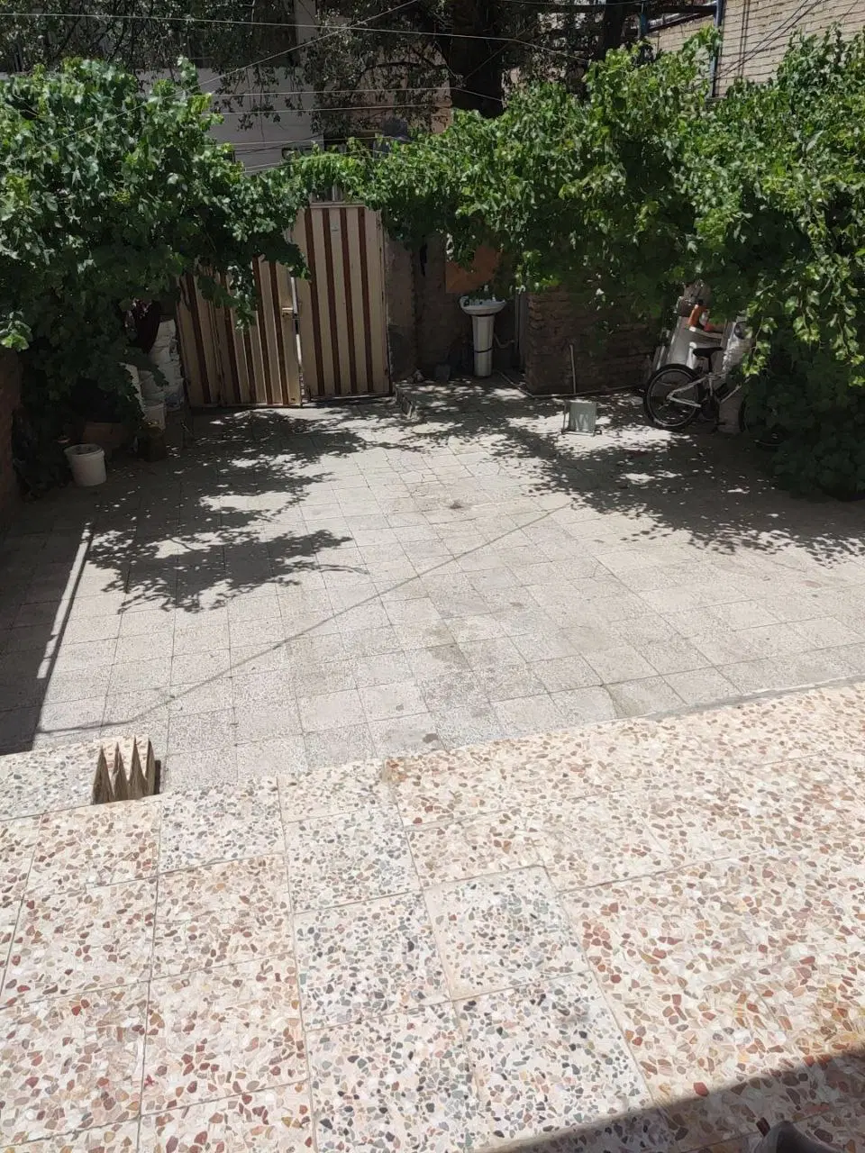 ۱۷۰ متر ویلایی آزادگان، ۲۰۰ رهن ، ۱۰ اجاره