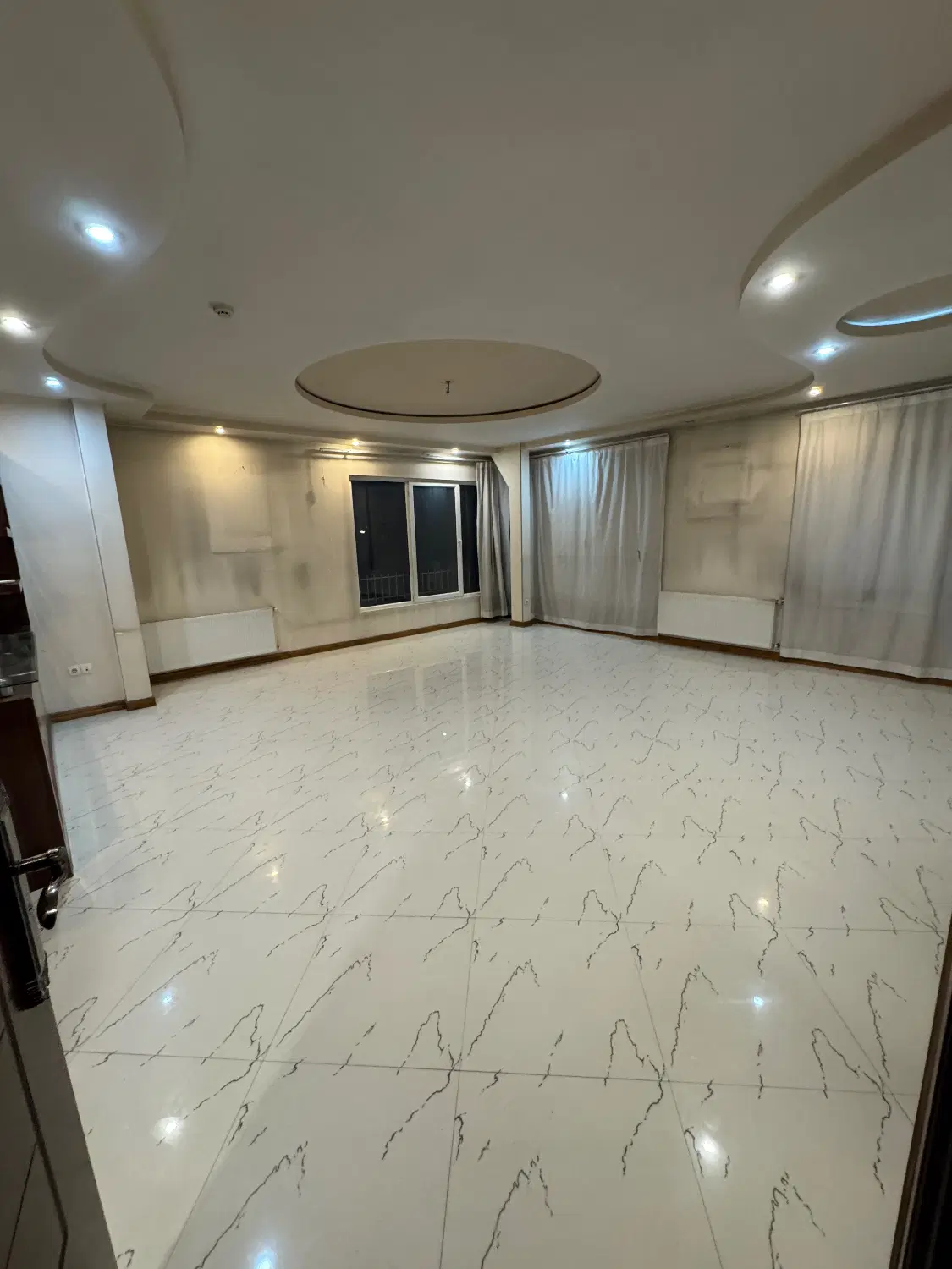 آپارتمان ۱۴۰ متر دو نبش راهنمایی