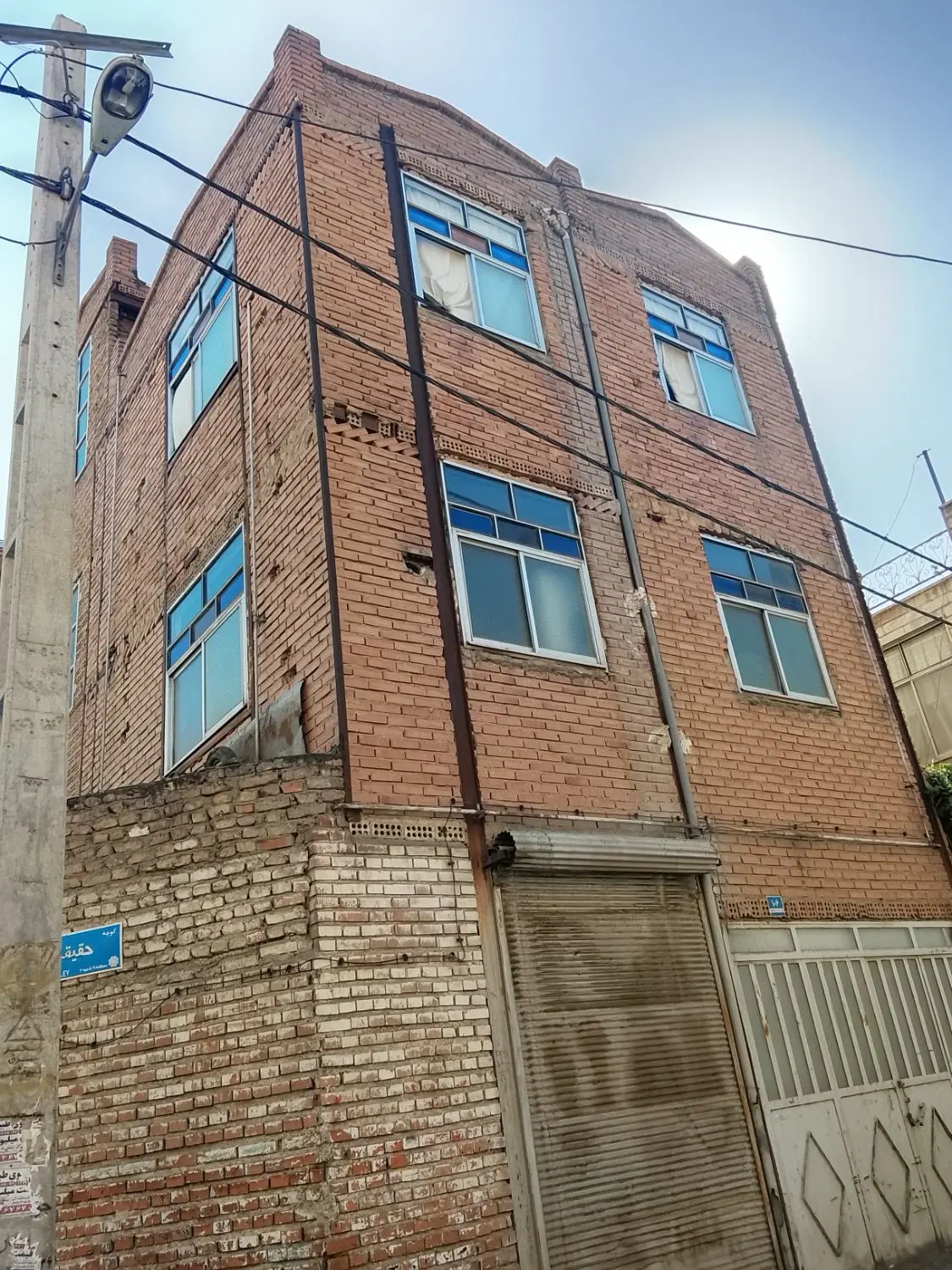 ملک به متراژ 64 متر مربع
