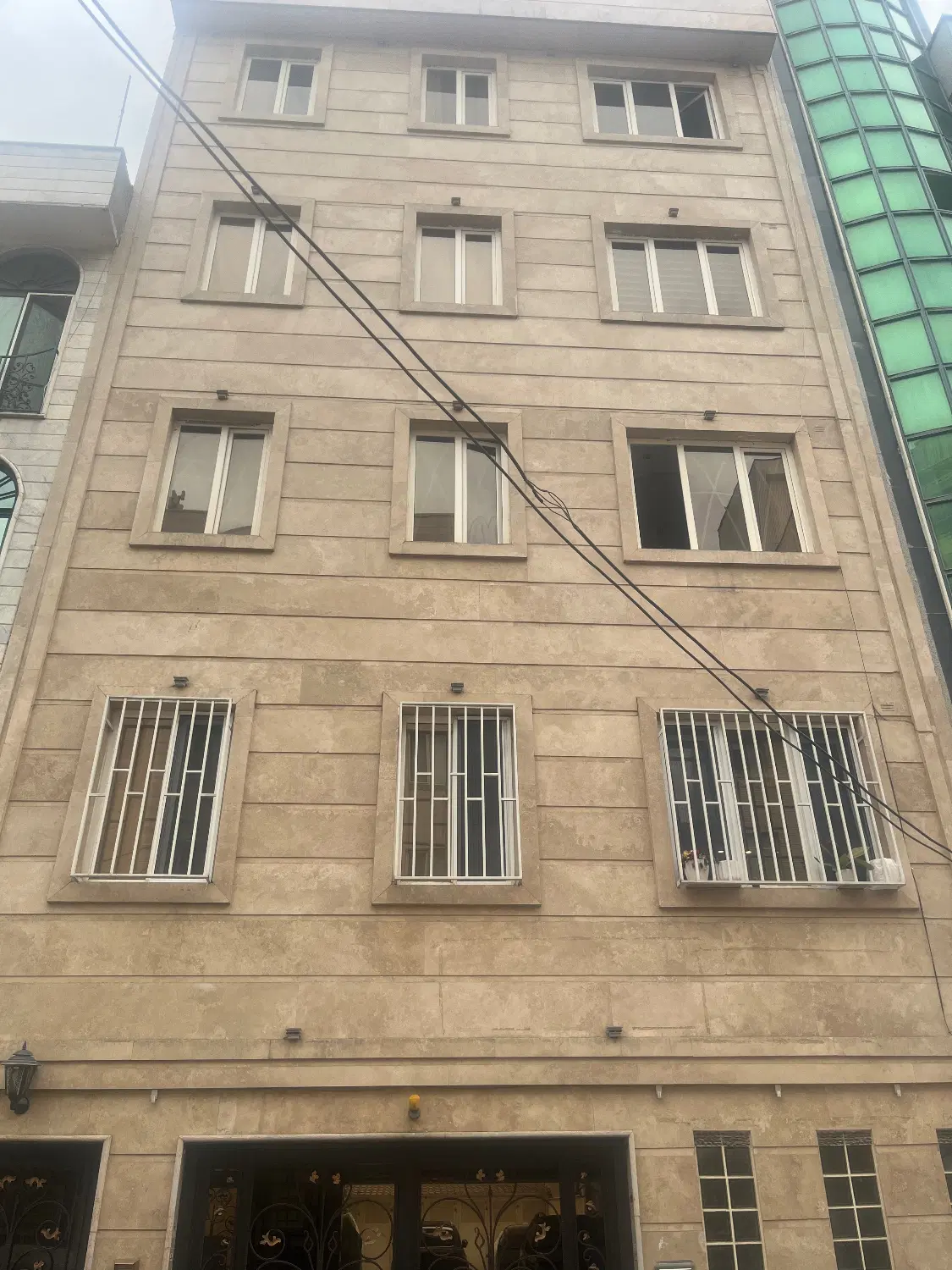 آپارتمان ۵۸ متری تمیز