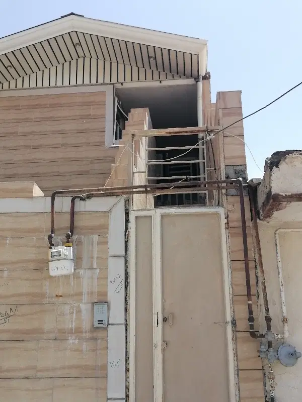 خونه طبقه بالای ویلایی ۱۰۰ متر پشته حسین آباد