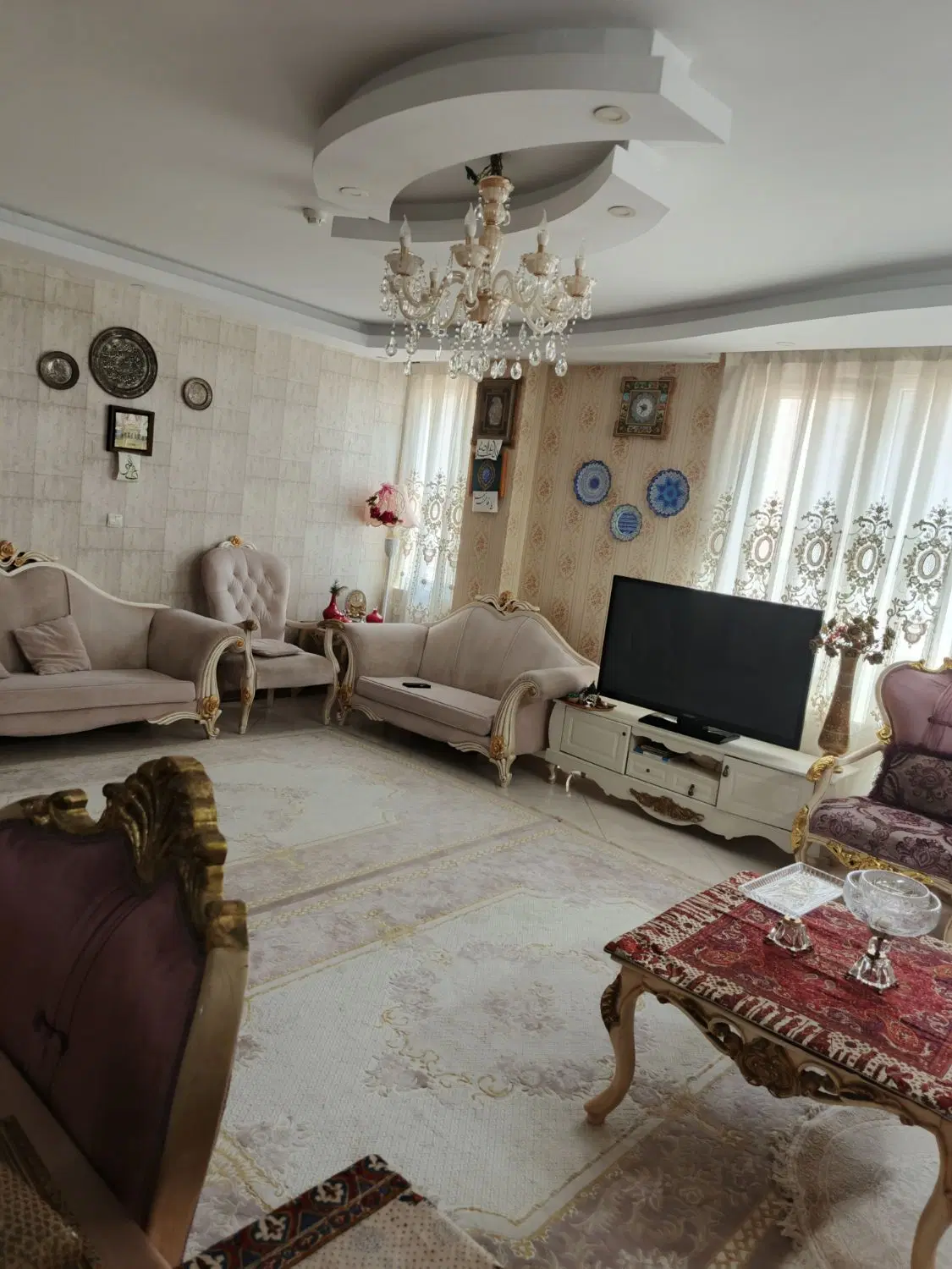 یک واحد آپارتمان 98 متری