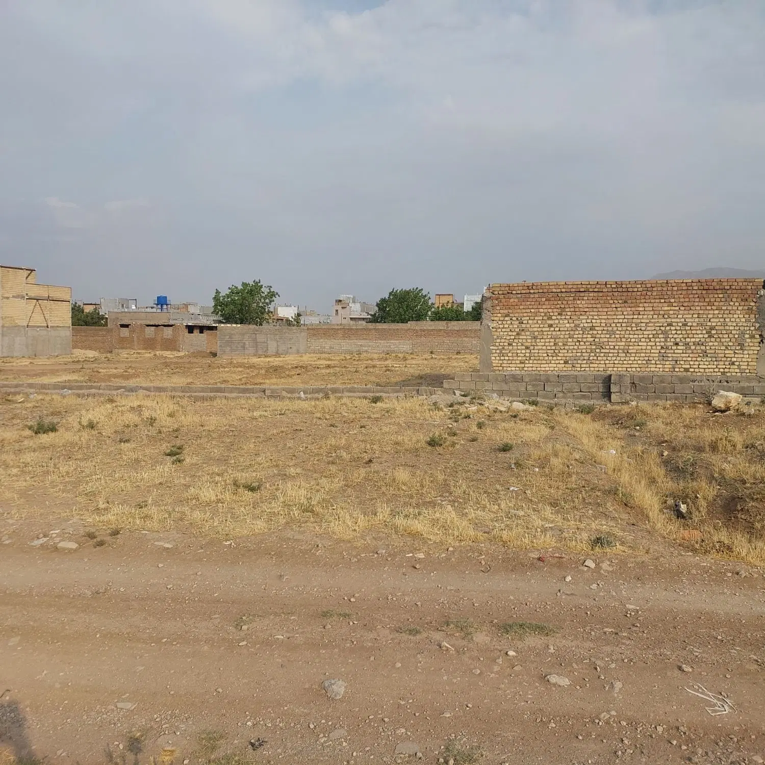 زمین فروشی در چغابدار روبه روی توحید ۴