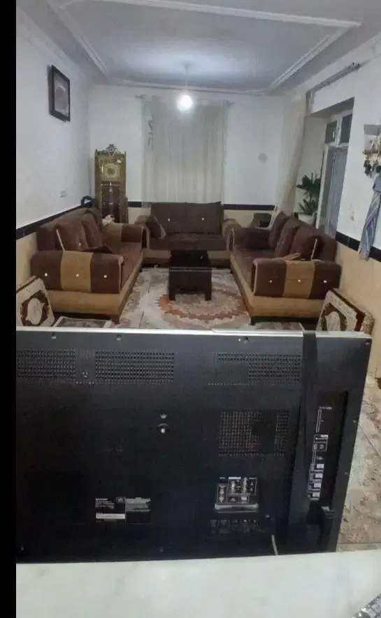 فروش یا معاوضه خانه۲طبقه حاجی اباد جنب ۵آذر و وحدت
