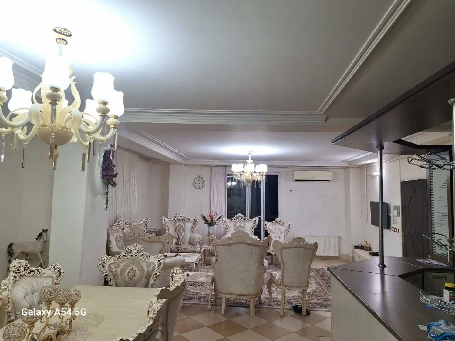 آپارتمان فروشی، بر بلوار پارک