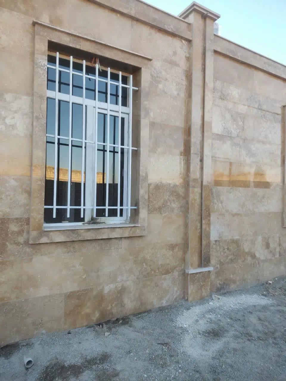 ملک ۳۰۰ متر