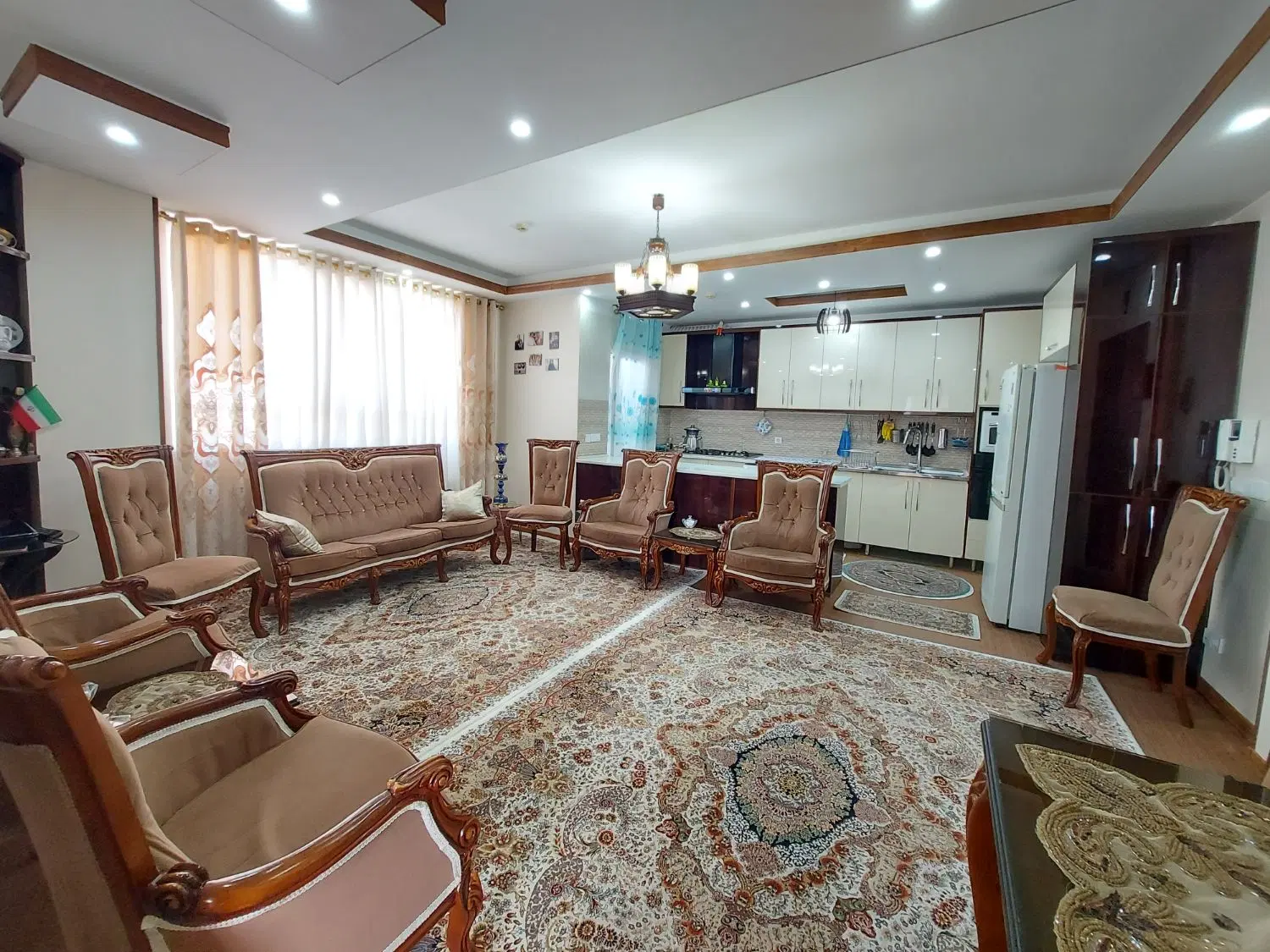 آپارتمان فروشی ۷۰ متری فول_سالن پرده خور