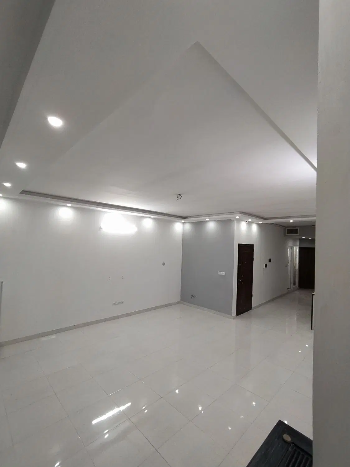 منزل ویلایی در سه طبقه مستقل